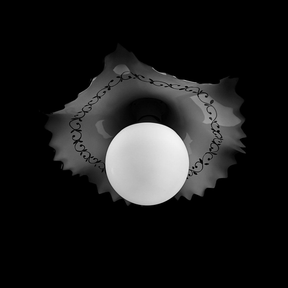 elisamarrone's tweet photo. La bellezza dei dettagli nella notte.. Mi affascinano queste particolarità
#particolari  #dettagli #dettaglichecontano #lumos #luce https://t.co/jSb1XF7MlU