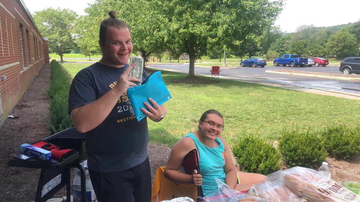 pvcats2020's tweet photo. The senior class car wash was a HUGE success! We raised $380 and counting! All this money will go to having an AMAZING student section this year! Thank you to everyone that came out and showed you support! GO BEARCATS! 💛🐾 https://t.co/eE4HJIqdoo