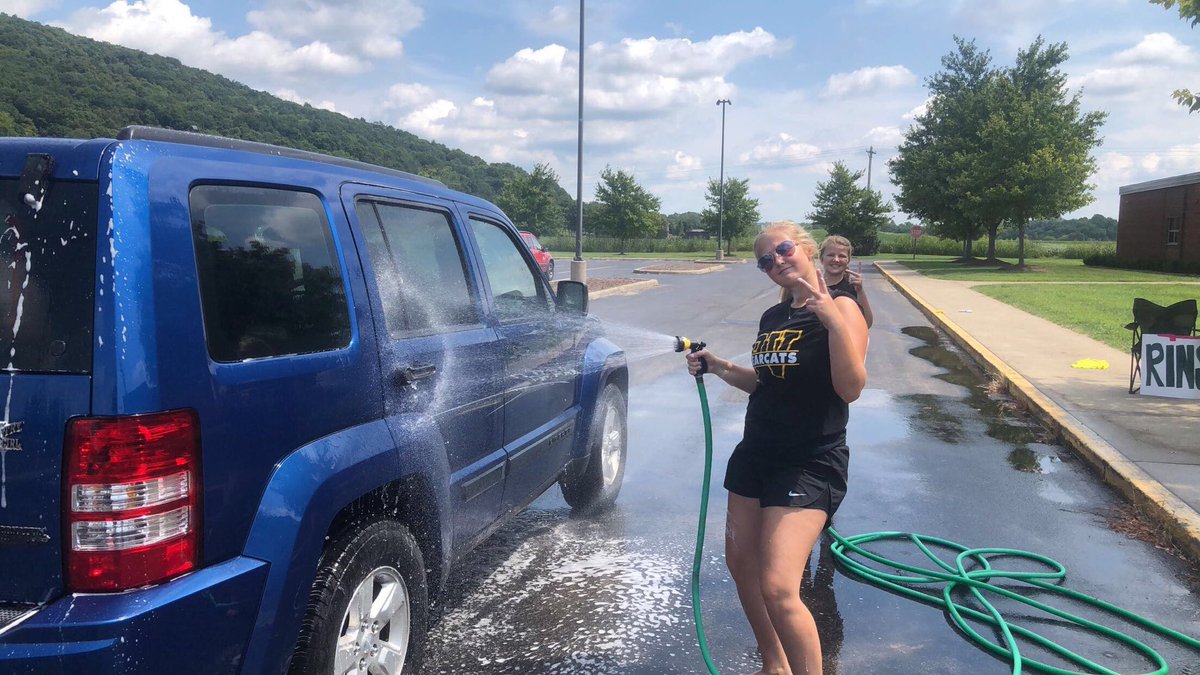 pvcats2020's tweet photo. The senior class car wash was a HUGE success! We raised $380 and counting! All this money will go to having an AMAZING student section this year! Thank you to everyone that came out and showed you support! GO BEARCATS! 💛🐾 https://t.co/eE4HJIqdoo