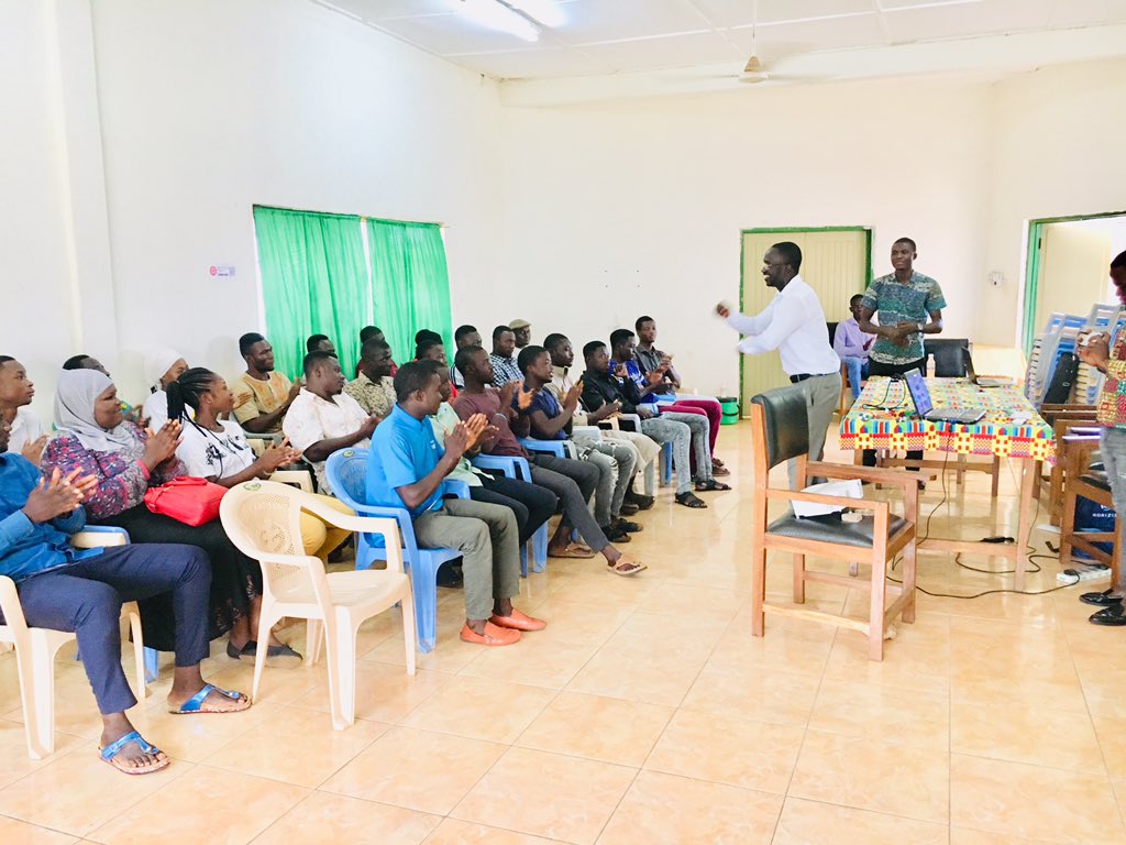 mmustaphayakubu's tweet photo. Our latest #meetup on the @paytomat &amp; @BitcoinCashA projects saw an impressive participation in #Tamale, Ghana today! Attendees got an insight into #crypto &amp; #blockchain, wallet setup and backup. @MisterYurii @Victoriashakh @KaeptnKook #bchghana #BCH https://t.co/lJ6Xhfp7J2