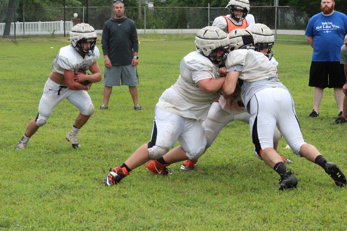JustinHatten21's tweet photo. Oklahoma! #fullpads #hitday #rampuptheintensity @OlneyTigerFB @OneTigerNation1 @DeepDishFB @wmixsports @FNDrive @618_football @618football https://t.co/bDH3LTWgeG