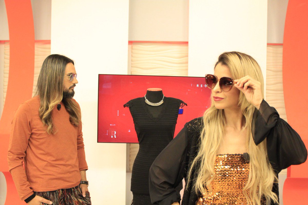 trecepy's tweet photo. Ya te acompañan @norma_friedmann y @javier_dure con lo último en tendencias y los mejores tips del fashion world 👠👗👜 #RedModaTv 💫✨ ahora al aire de la #RPC 📺 https://t.co/Tm2MMsoQ7p