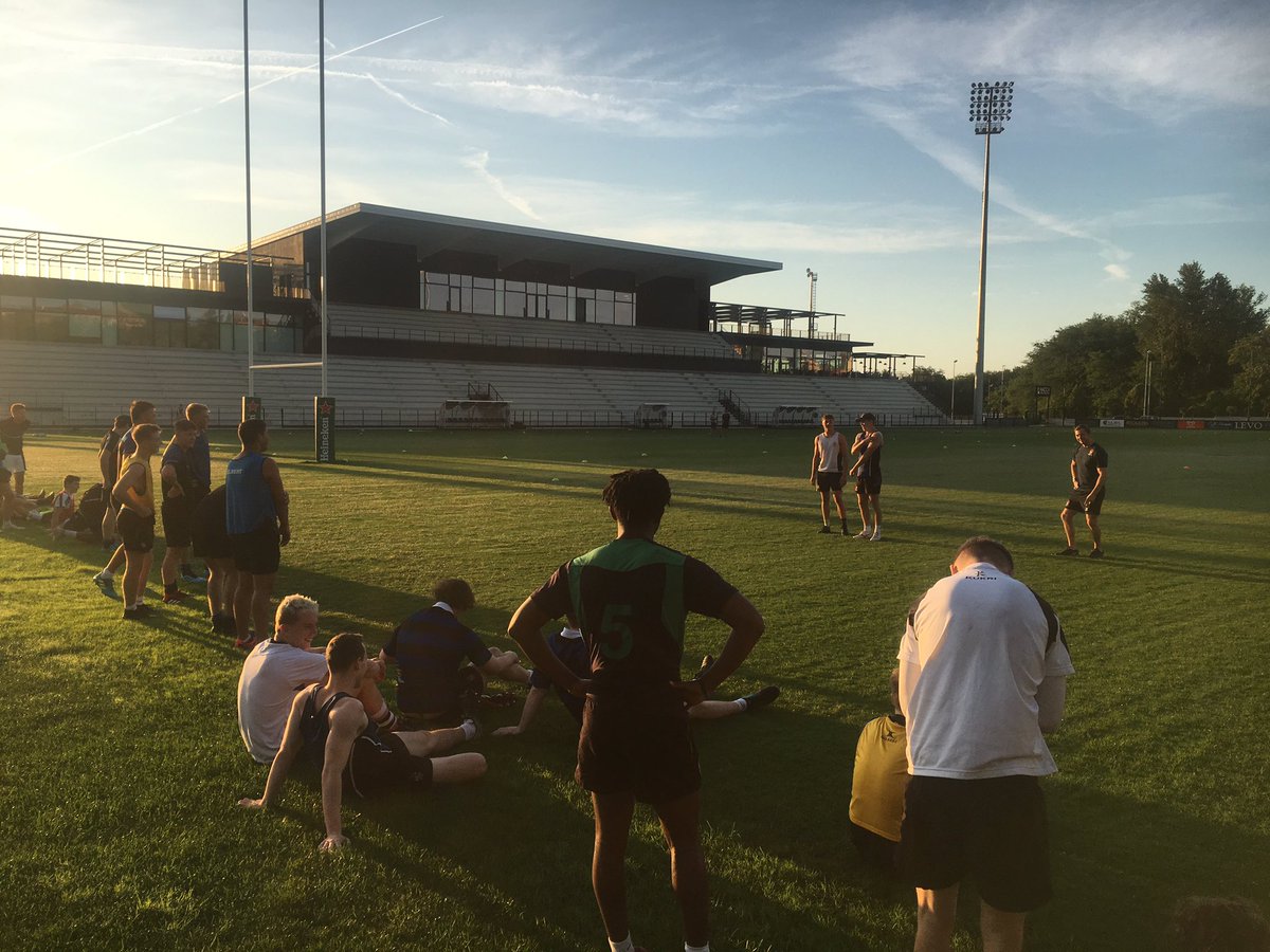 dulwichrugby's tweet photo. Fantastic to be at @VeronaRugby Academy; wonderful facilities, lovely weather and great to get prepared for the season ahead. Huge thanks @msgtours for all the help and support getting here!! ⚫️🔵 https://t.co/EtZMLrvQKI