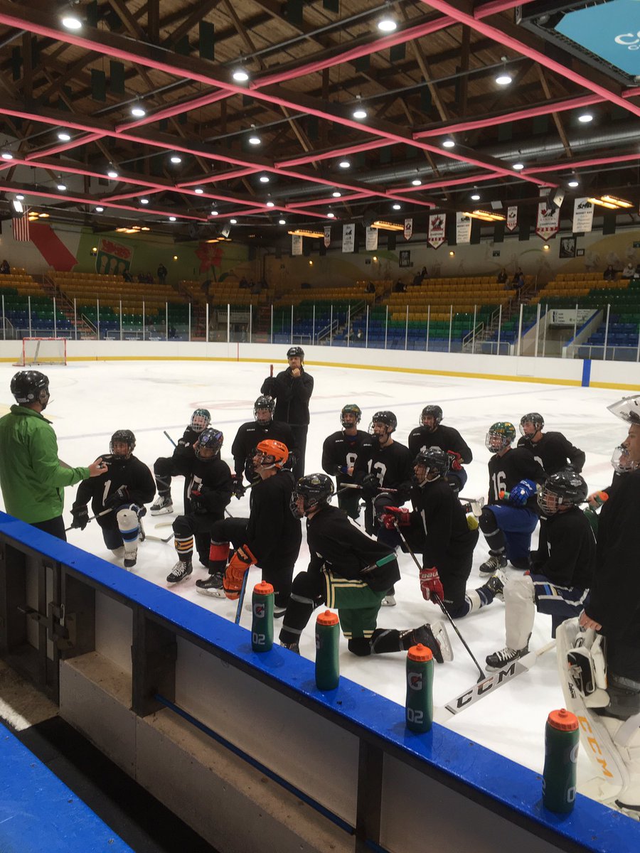 PA_Mintos's tweet photo. Day 1 Mintos Fall Camp opens with Team Black practice #futuremintos #letsgocamping https://t.co/38I8AdN0JJ