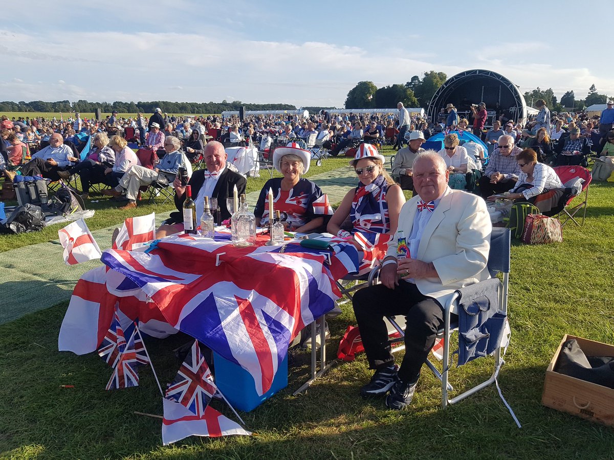 ShuttleworthTru's tweet image. Enthusiastic and well prepared visitors for #flyingproms 2019 :D