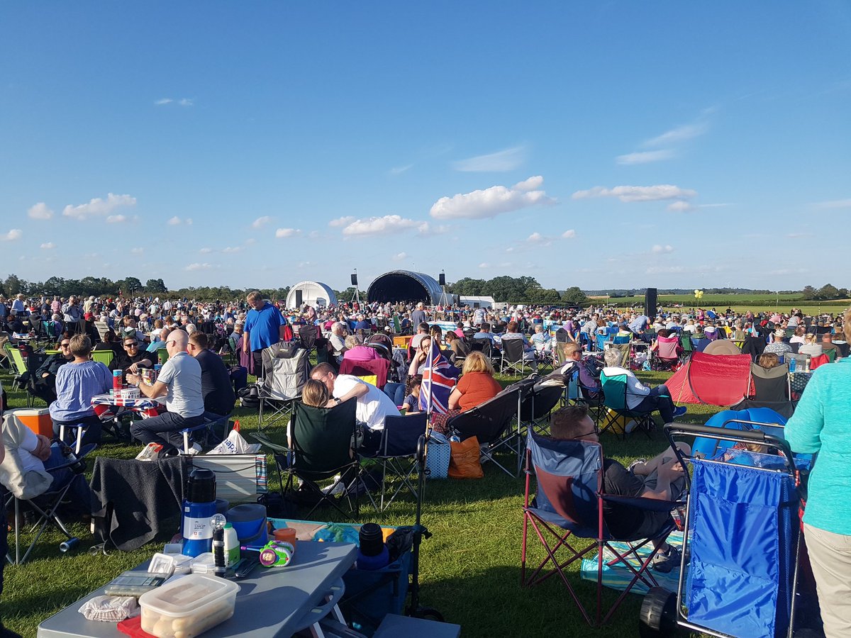 ShuttleworthTru's tweet image. Enthusiastic and well prepared visitors for #flyingproms 2019 :D
