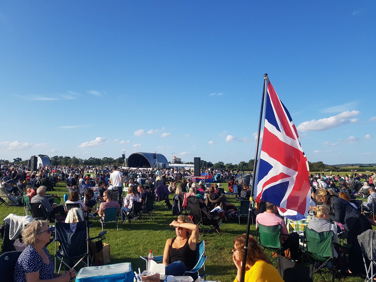 ShuttleworthTru's tweet image. Enthusiastic and well prepared visitors for #flyingproms 2019 :D