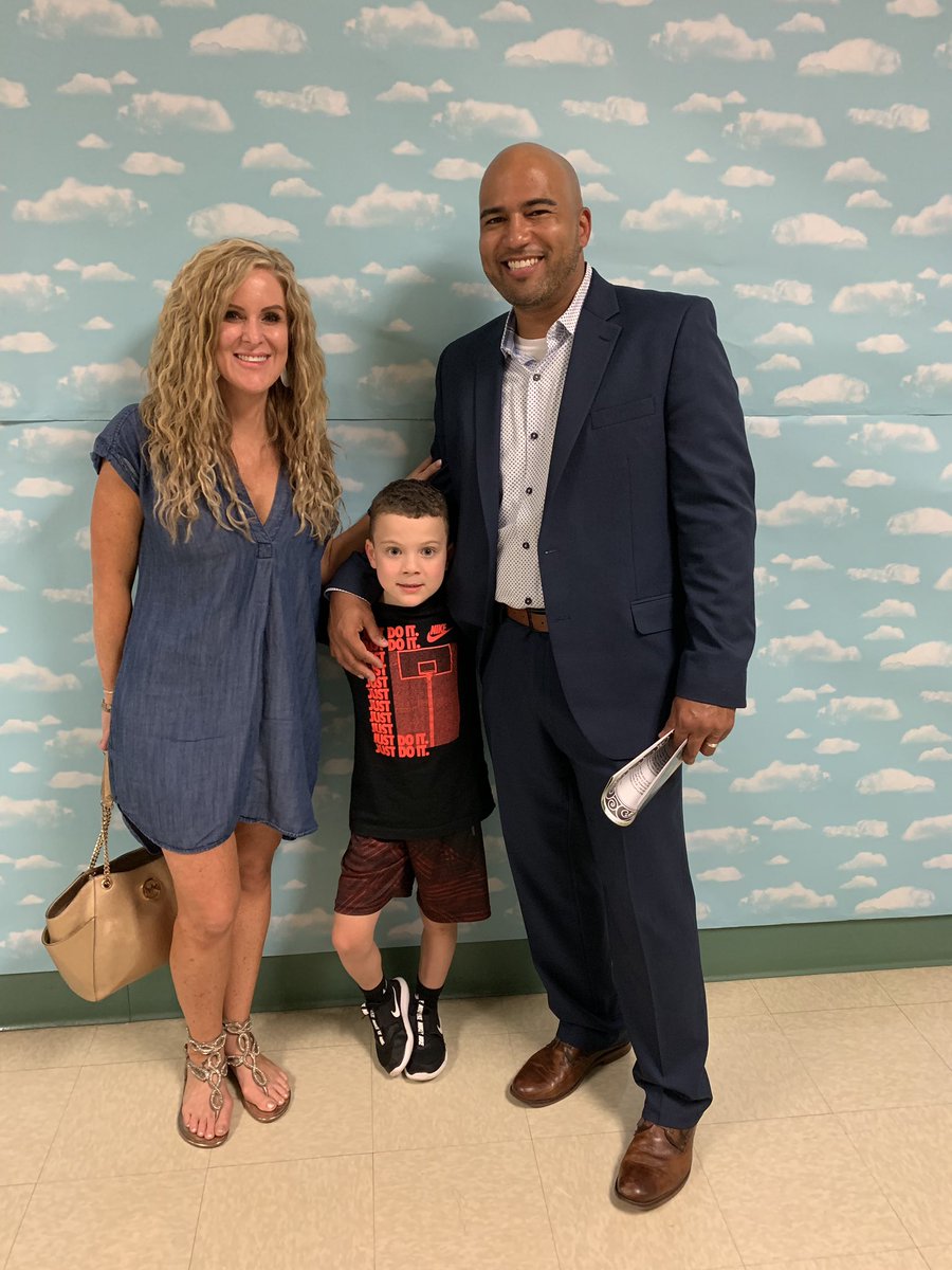 DrJamesWhit's tweet photo. So excited...1st grade for my little guy! So grateful for my loves @jordan3w &amp; @nicole22_lauren who made time to come to meet the teacher for their baby bro! One college graduate, one starting college, one starting 1st grade! Beyond blessed! #Family #Back2GCISD https://t.co/vSO0RSbaox