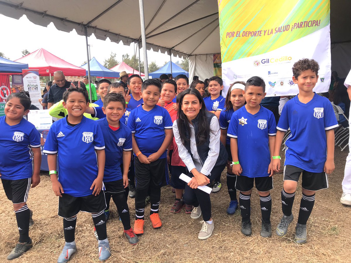 Kicking it with some future soccer stars, before delivering the keynote address on my battle for Environmental Justice at this year’s COFEM Conference and Tourney in LA this morning. #EJ #COFEM
