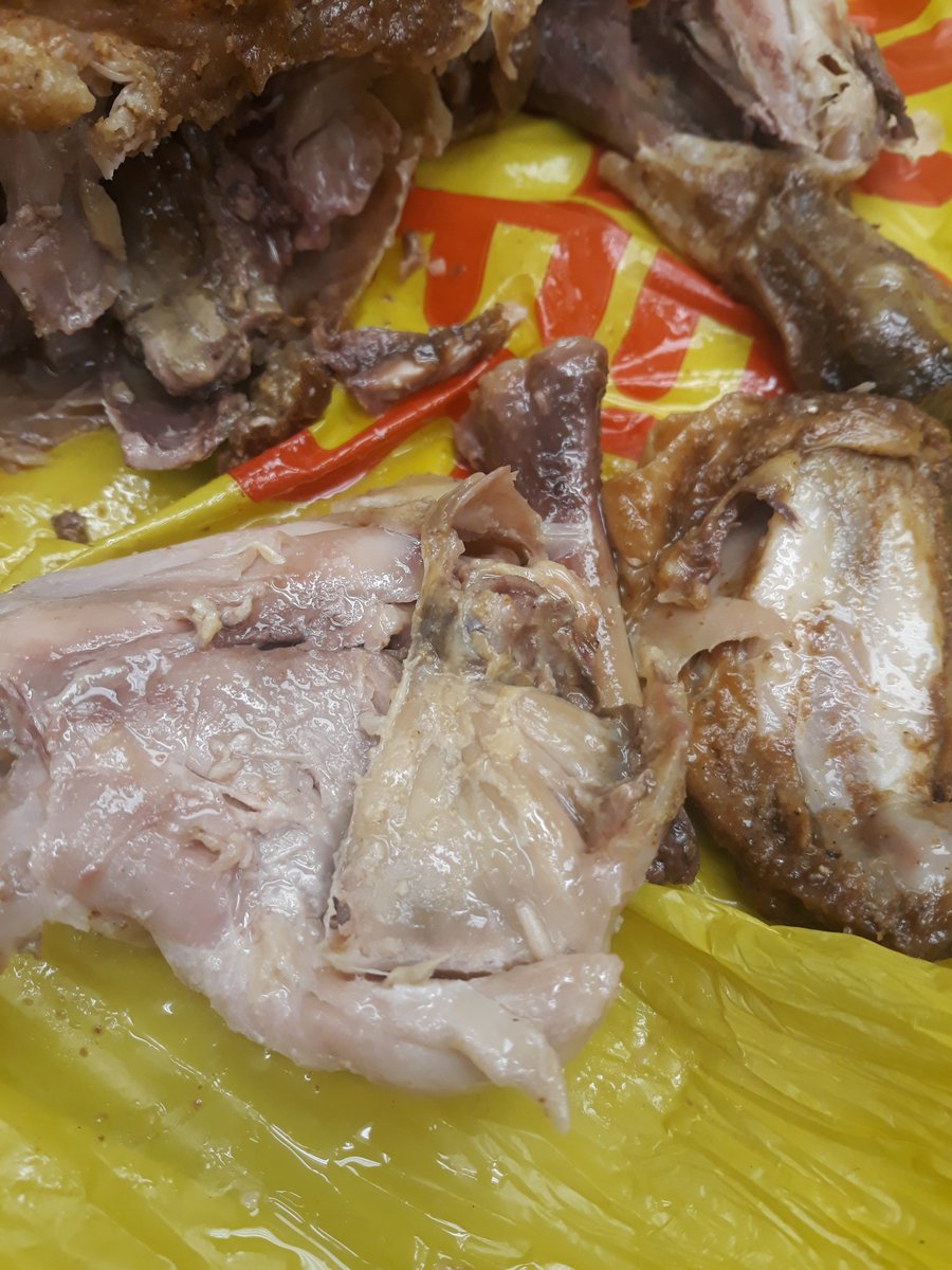 Scriemanizer's tweet photo. Im very disappointed in @Shoprite_SA  Margate. I bought a cooked chicken today and it was dated 17-08-2019 but it was rotten with MAGGOT. https://t.co/3c4gcj4RYx