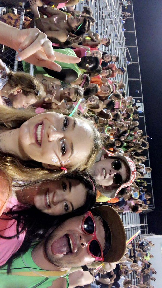 AHSPEPCLUB2020's tweet photo. OUR FIRST GAME WAS A SUCCESS!!! Thanks for the awesome turn out Pep Club✨🏈💚💛🧡💖 I HOPE TO SEE EVERYONE OUT THERE NEXT WEEK AGAINST BLOUNTSTOWN!! https://t.co/7i6JvR8KJH