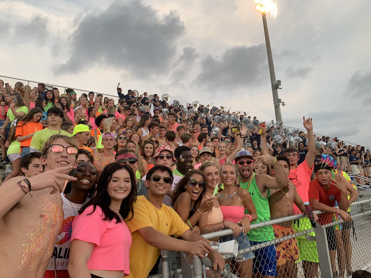 AHSPEPCLUB2020's tweet photo. OUR FIRST GAME WAS A SUCCESS!!! Thanks for the awesome turn out Pep Club✨🏈💚💛🧡💖 I HOPE TO SEE EVERYONE OUT THERE NEXT WEEK AGAINST BLOUNTSTOWN!! https://t.co/7i6JvR8KJH
