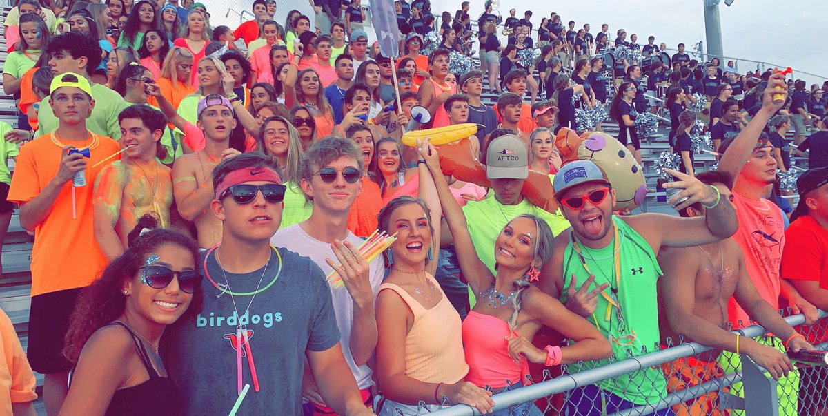 AHSPEPCLUB2020's tweet photo. OUR FIRST GAME WAS A SUCCESS!!! Thanks for the awesome turn out Pep Club✨🏈💚💛🧡💖 I HOPE TO SEE EVERYONE OUT THERE NEXT WEEK AGAINST BLOUNTSTOWN!! https://t.co/7i6JvR8KJH