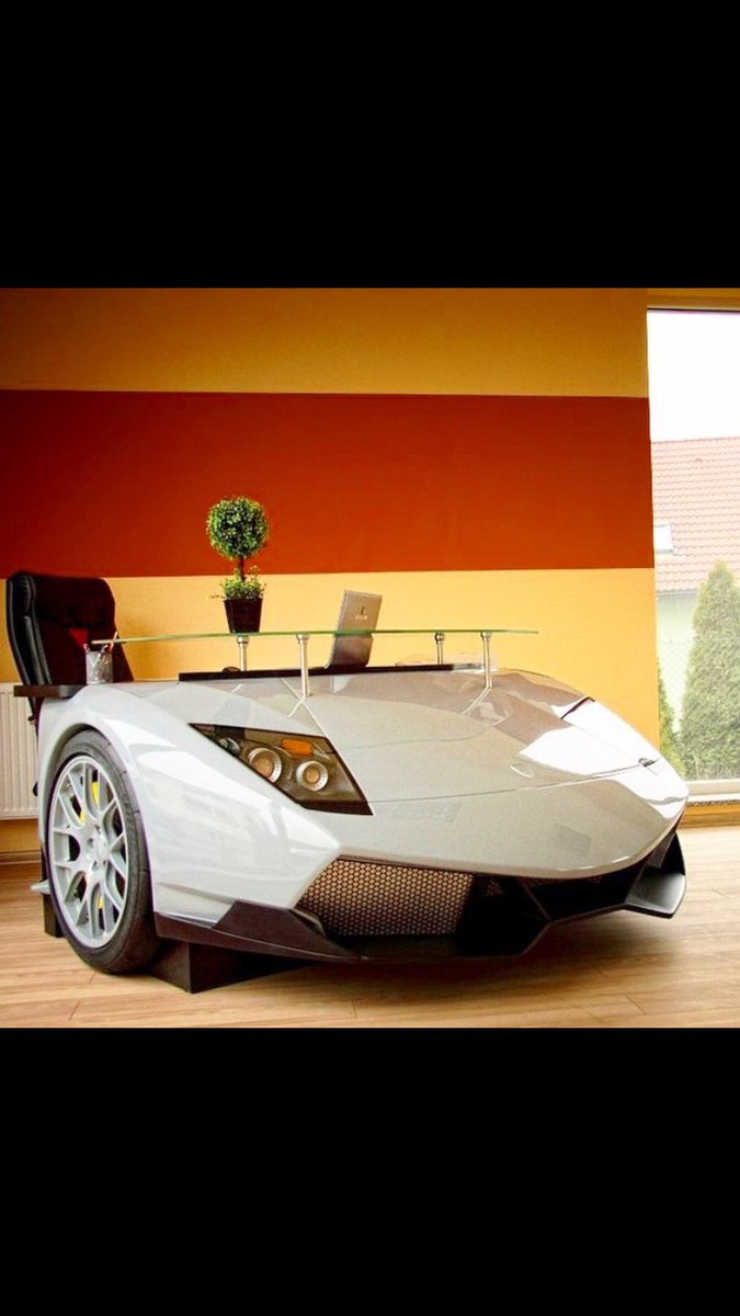 lloyd_boring's tweet photo. #newdesk #lambo #lookatmylambo #ivegotalambo #lambolambolambo https://t.co/njNIHO6f9Z