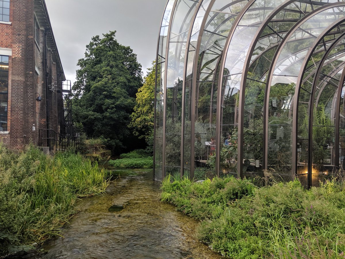 a2boiss's tweet image. Stunning evening at #bombaydistillery ! Very nice visit and overall experience ... Thanks @BombaySapphireB and #HeatherwickStudio