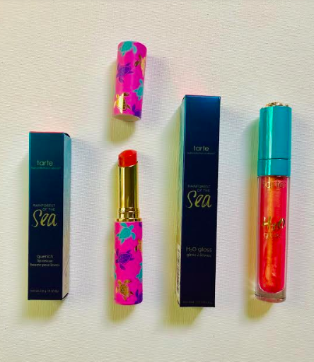 davelackie's tweet photo. I'm giving away tarte's Rainforest of the Sea lip gloss and quench lip rescue - both in 'pink sands'. To enter, follow @davelackie &amp; Rt https://t.co/esayvdLVmE