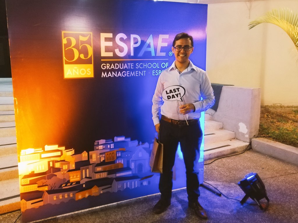 davacast's tweet photo. Finalmente la promoción #MGP14 de @espae culmina sus actividades académicas. Han sido casi dos años de aprendizaje y mejora continua con excelente amigos y profesores. Felicidades a los futuros nuevos gerentes de proyectos 👏👏 https://t.co/eKuiYKnO4K