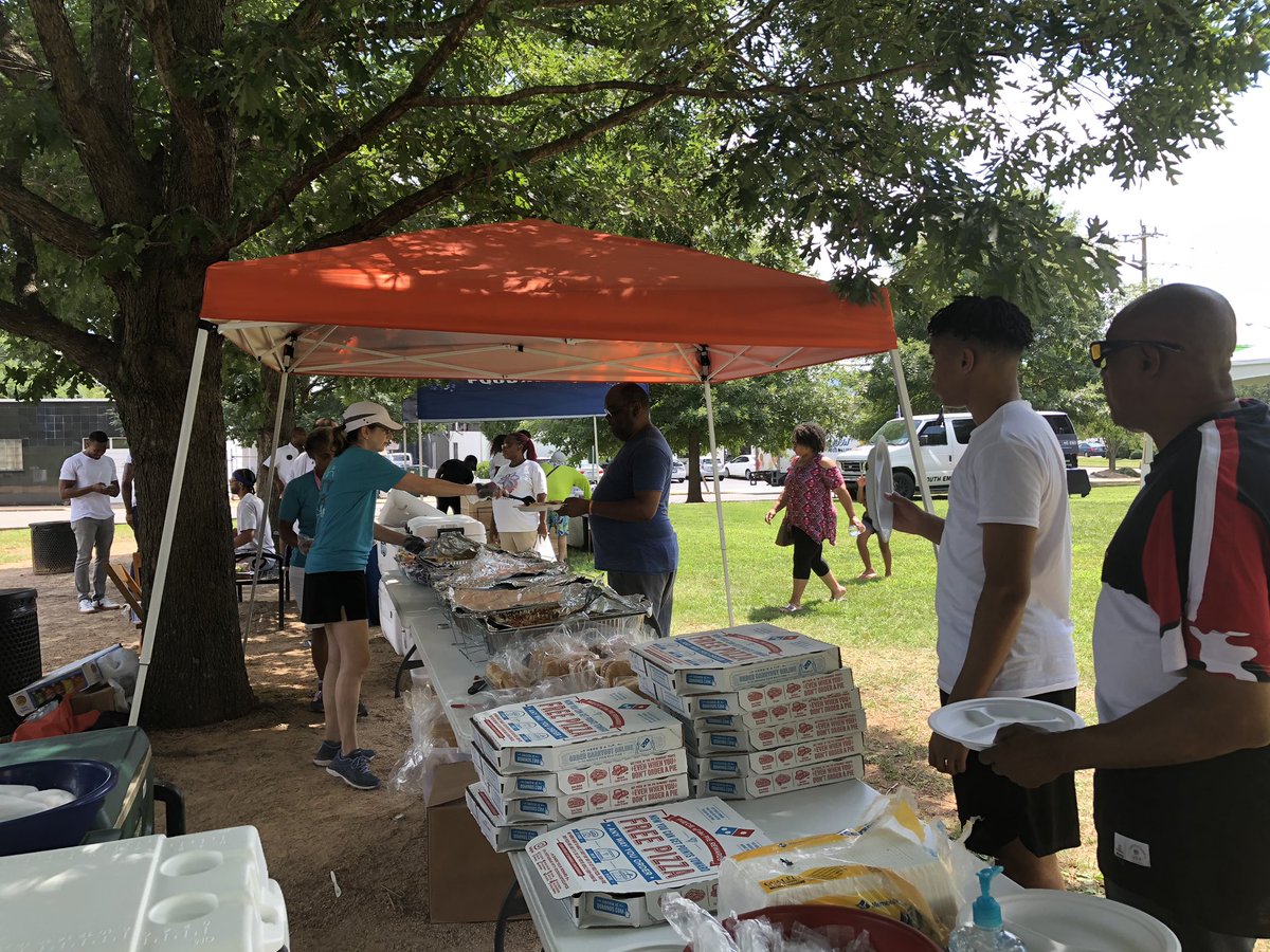UnityDaysCville's tweet photo. Lots of food here at our Family Block Party! https://t.co/XGjvGSrA9N