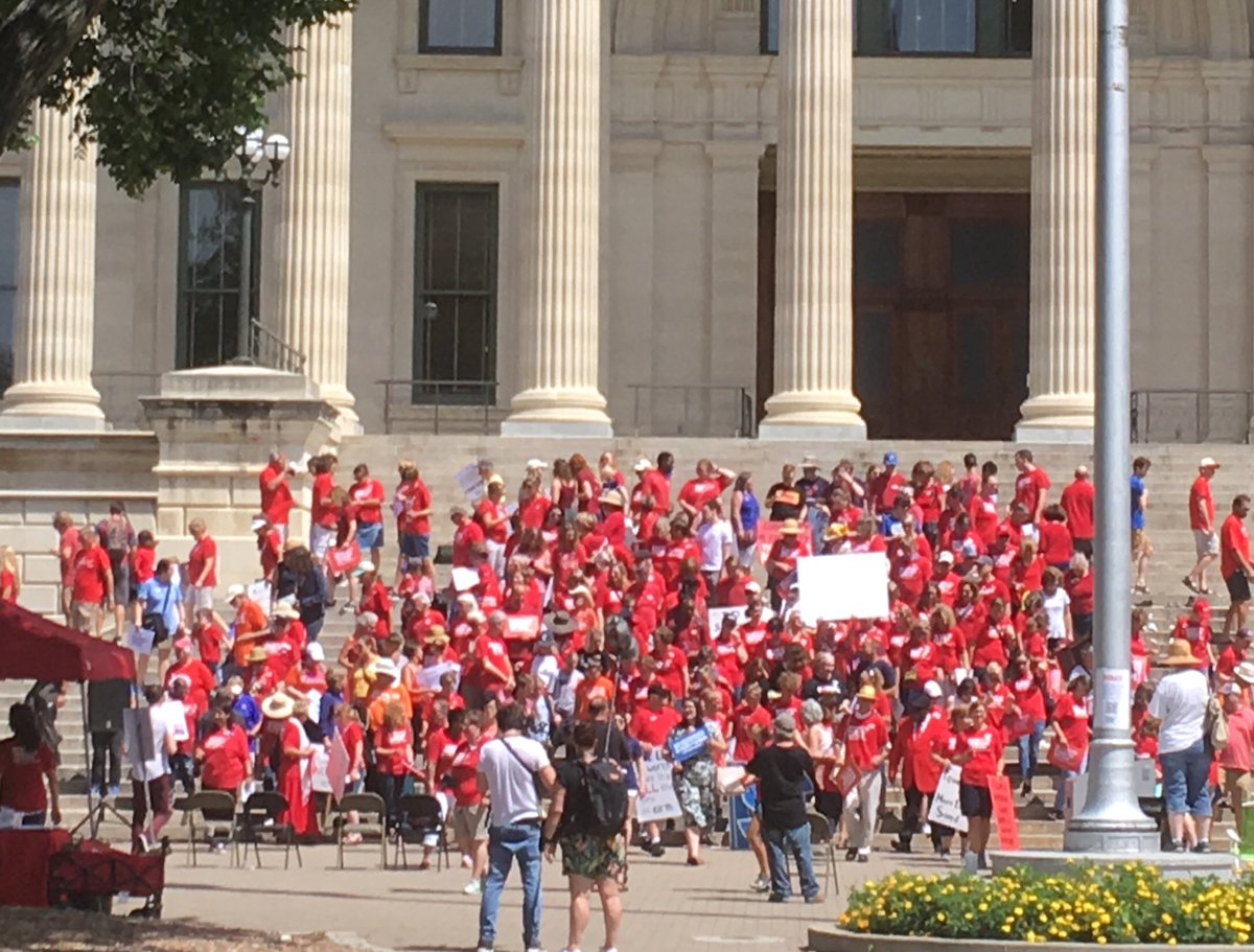 KdBastille's tweet photo. #ksleg https://t.co/URm9FeHvIk
