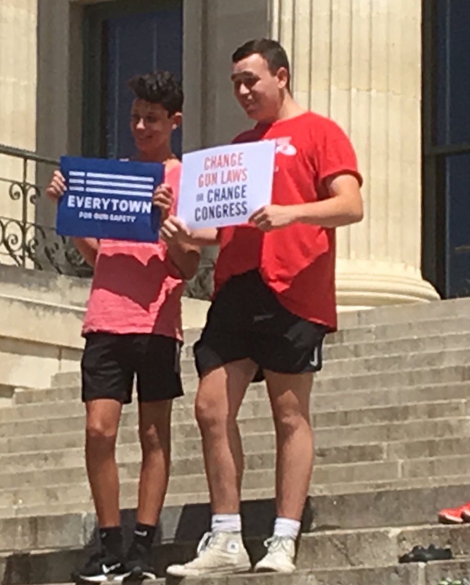 KdBastille's tweet photo. #ksleg https://t.co/URm9FeHvIk