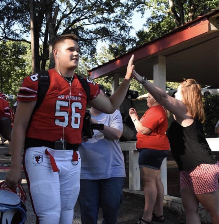KathyRu50161239's tweet image. 🔴🐘🏈 So much appreciation for @ldvphotography who  always gets great pics... even when the game ends differently than we’d like.

#largehumans #trenches #boymom 

ldvphotography4.wixsite.com/mysite