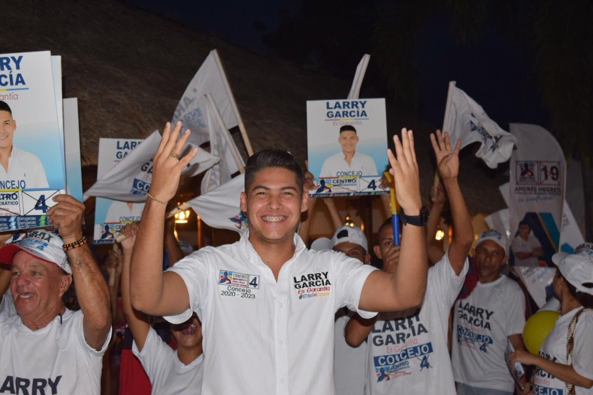 larrygarciac's tweet photo. y hoy de la mano de mi familia y de ustedes hago parte de este gran proyecto cómo candidato al concejo de Montería por una política joven, una política diferente de mayores oportunidades, un sueño que de la mano de Dios apenas comienza. #LarryGarcíaEsGarantía #4 https://t.co/rB6ThPLuAJ