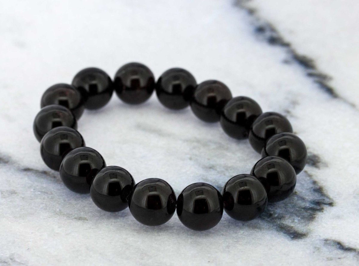 Nova_Silver's tweet photo. Our handmade in store collection is selling fast! Time to get busy &amp; make more!
.
.
.
.
#novasilver #handmadejewellery #beadedjewellery #garnetbracelet #garnetbeads #localnorwichshop #norwichlanes #handmadeinstore #creativity #making #makingjewellery #redbracelets #redbeads https://t.co/SzVPMCIeXJ