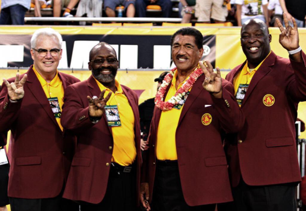 JaydenAhYou42's tweet photo. After a great talk with THE @AntonioPierce Iβm So Grateful & Happy to say I got my 1st Pac12 offer from ASU!! My Papas school & the place of my birth! Thank you so much @HermEdwards @KevinMawae @donnieyantis & @ASUFootball https://t.co/ublBcZ8nxP