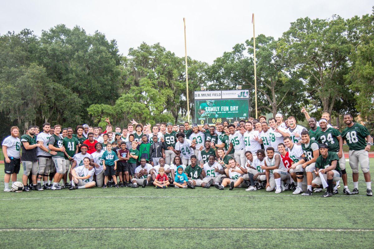 JAX_FB's tweet photo. The rain couldn't stop our shine. Family Fun Day is in the books.

Full gallery 📸: https://t.co/Xcrpw45t5D

#WADL #EMAD #JUPhinsUp https://t.co/sdoyVGnXfd