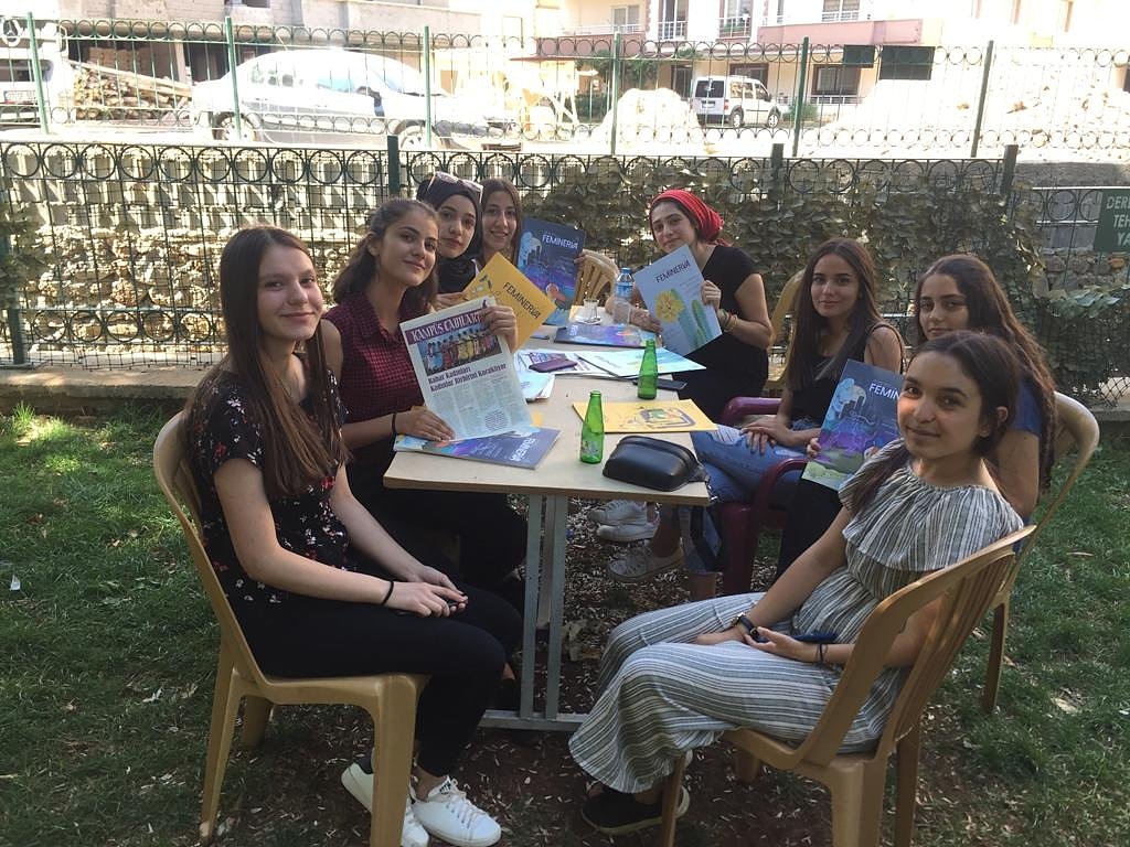 Gaziantep - İslahiye Liseli Cadılar, Yaz Kampı öncesi buluştu 🎉
6-7-8 Eylül'de Balıkesir Gönen'deyiz sakın kaçırma kız kardeşim 💜👭 #LiseliCadılar #KadınızCadıyızYazKampındayız