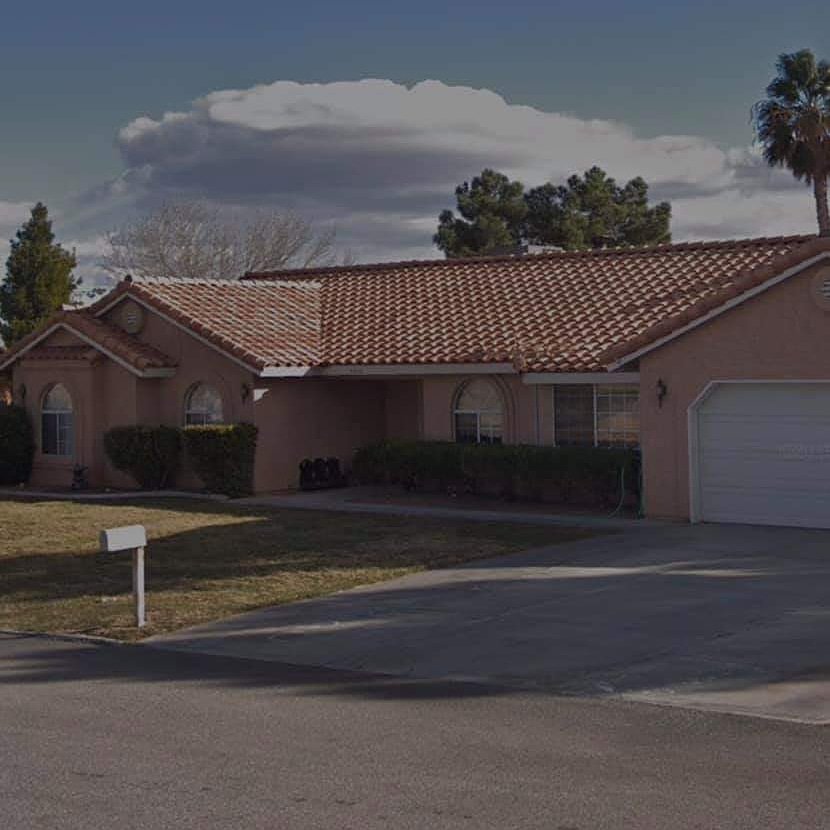 AlexanderTeam2's tweet image. You will absolutely not want to miss buying this home.  3 bed, 2 bath home on a gorgeous 1/2 acre lot with a pool, spa and RV parking with electricity. In a cul-de-sac in NW Las Vegas.  New carpet and fresh paint.
Call Kimberly for more information 702-764-1526
Lic # S.0178560