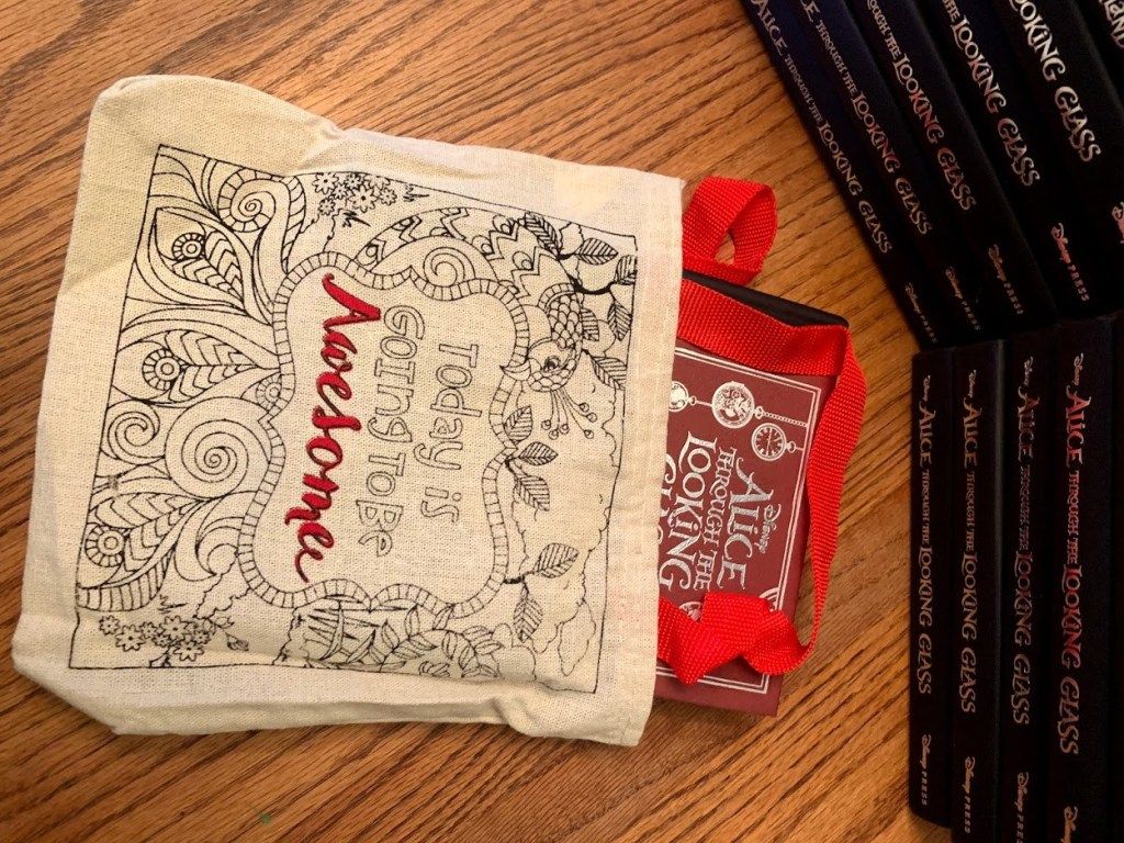 dearjalen's tweet photo. Add a dash of pixie dust to your next @DisneyCruise, participate in #fishextenders! See how I took a unique approach to my gifts here: https://t.co/T8fYGlWd5w #DearJalen #DisneyMP #DisneyMoms #DisneyCreatorDays #DisneyCreator #NowMoreThanEver #NoWorriesTradition https://t.co/lgFE46ryTr