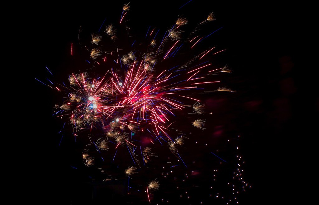 Vuurwerk gaat door! 22:30 het beste te zien vanaf het zuidfront
#vd2019 #vuurwerk vestingdagen.nl/vuurwerk-gaat-…