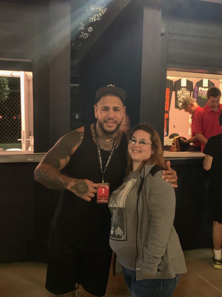 kate_provost's tweet photo. @TVext @badwolves... coolest moment ever!! 😍 https://t.co/qwsNAtvEDP