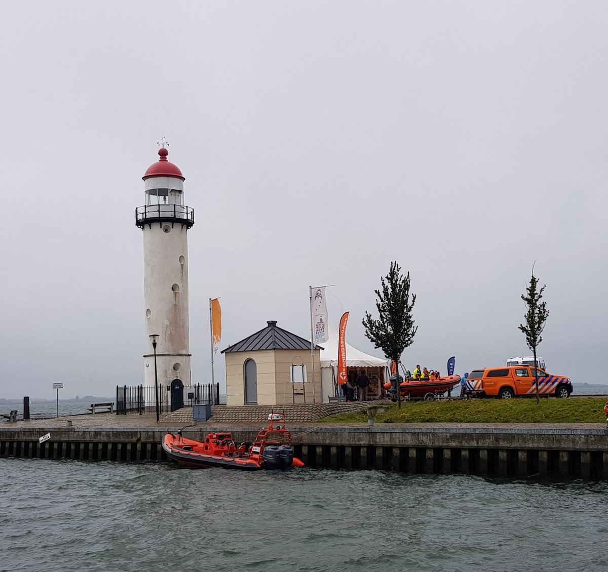 marian070249's tweet photo. #Hellevoetsluis #vestingdagen 
Samen met @AnsTante heerlijk gelachen.... https://t.co/PWlqhcATzo