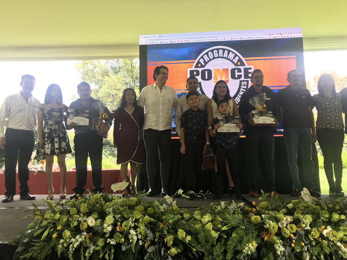Flotillera's tweet photo. Operadores reciben la distinción #POMCE de manos de @tdr_logistica por sus mejores prácticas en seguridad vial. @ANTPMexico @CESVIMEXICO @Anpact https://t.co/QHSMiDXlT8