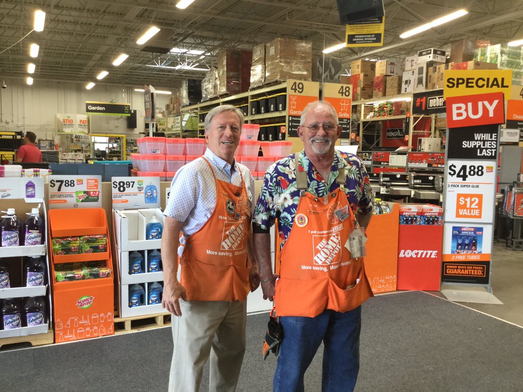 Working at 1549. Yippee got a self gen and made new friends 
<a href="/THDNick/">Nick Shelton</a> @thd_jeffclark