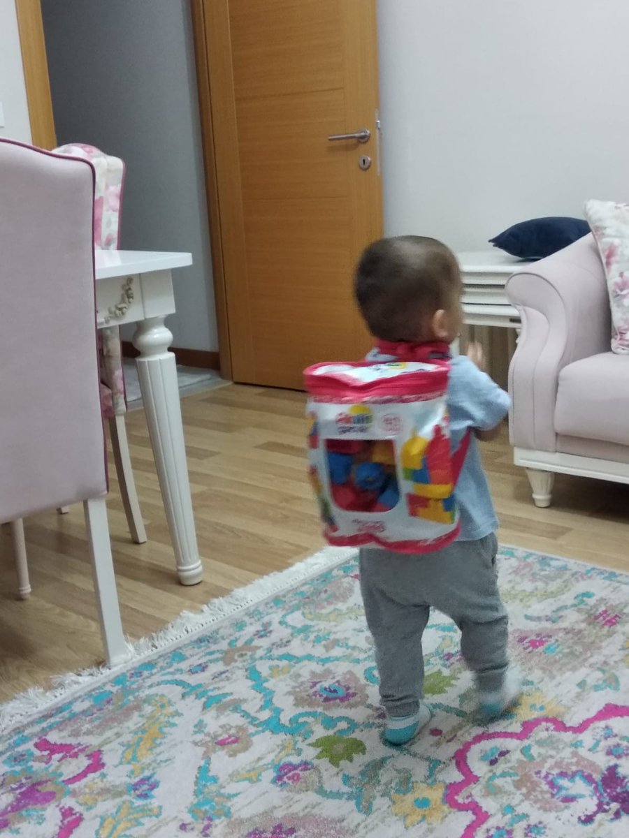 Bazen çantanı alıp gitmek istersin, kimsenin seni bilmediği senin kimseden nefret etmeyeceğin yerlere...