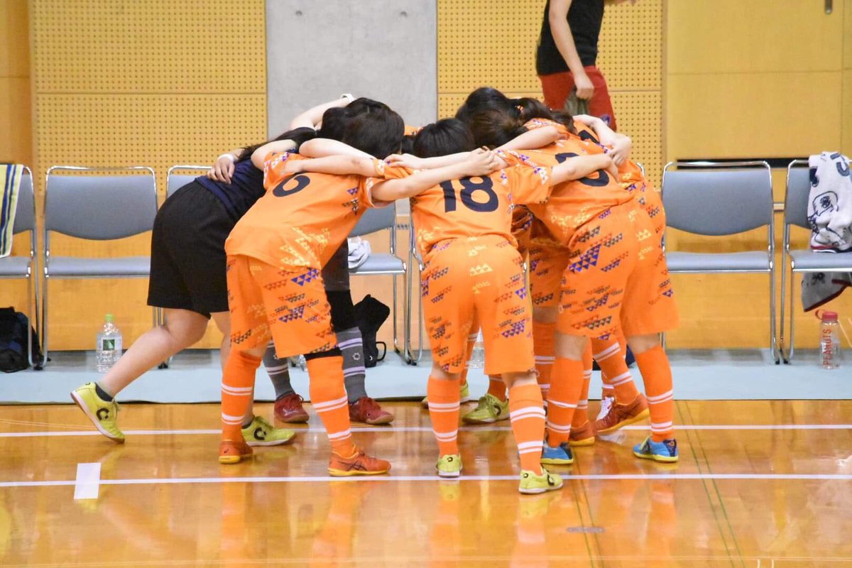 0607sksm's tweet photo. 東海女子フットサルリーグ  第7節

8月18日(日)  10:00 Kickoff

VS  sonrisa(愛知)

@  緑スポーツセンター(愛知)

ダービー戦☆
勝ち点3取って、
上位リーグに繋げます！
第7節 集合写真お楽しみにー！！笑

#bepp #Bepp
#フットサル #フットサル女子
#ゴレイロ #ゴレイラ #GK
#ゴールキーパー https://t.co/CRFvmEyJlp