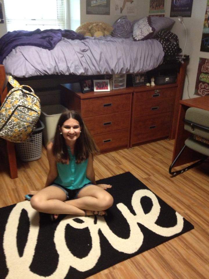 doctorsarahmac's tweet photo. Six years ago today I moved into @VanderbiltU for my freshman year. Can't believe how fast the time has gone. To #VU2023 on move-in day: welcome to the best adventure. It'll be challenging & wonderful & much too fast. Enjoy every minute! #VU2017 #VU2021 #doubledore #anchordown https://t.co/adPMF9odAf