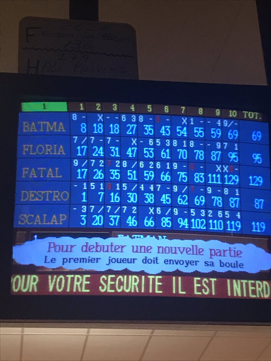 Scalap77's tweet photo. #VSPARTY J2 ça reprend à 22h en attendant y a des trucs qui se screenshot 🖕😭😂 ps « au bowling celui qui fait moins de 100pts c’est une pute » https://t.co/wE1AVtW2c9