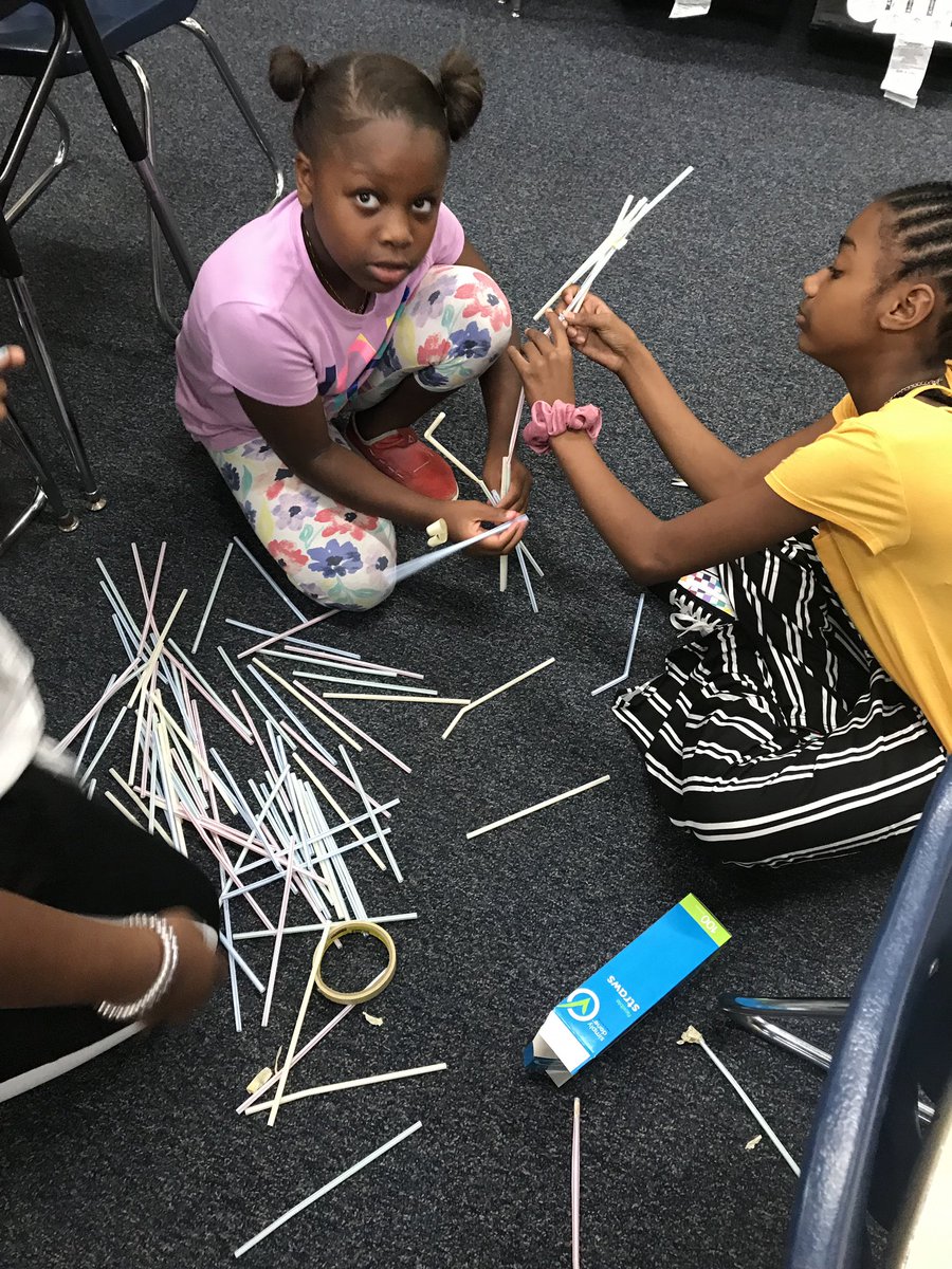 Straw Structure Building Challenge <a href="/WrenHollow/">WrenHollow</a>