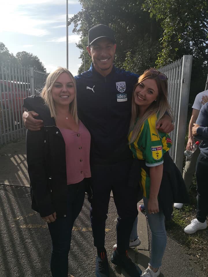 Zoe_Barber's tweet photo. What a day out at Luton!! Lucky enough to get myself @chazaustin10  shirt, what a guy. #WBA #COYB https://t.co/qziuYkVXBU