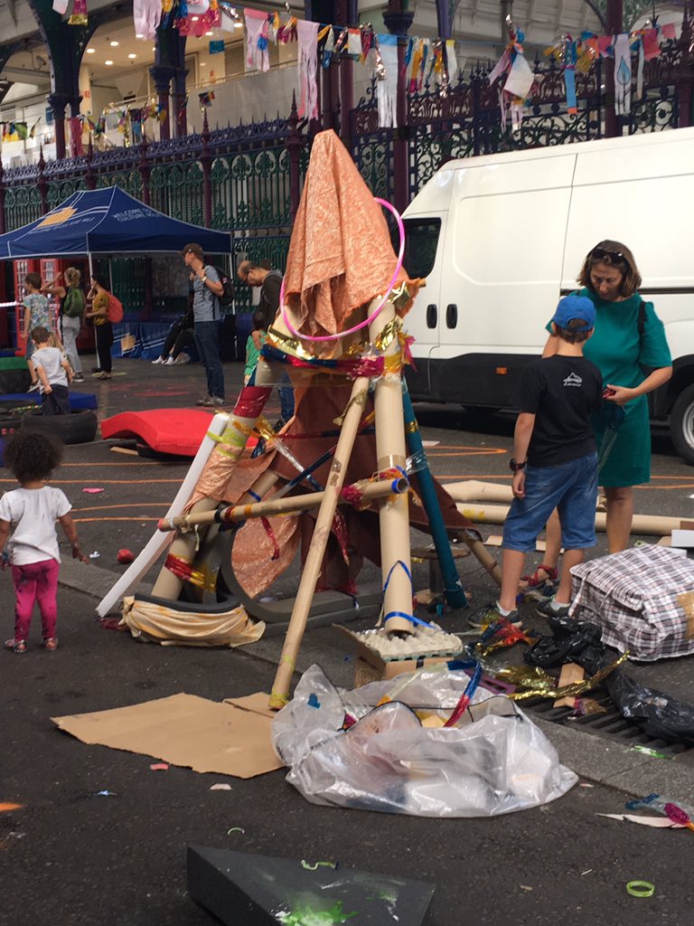 TurnRightToEC1's tweet photo. Great messy & interactive play @CultureMileLDN today at #smithfieldmarket
Amazing pirate ๐ดโโ ๏ธ ship!
#TurnRightToEC1 #FunEC1 https://t.co/RsBWbtPDa3