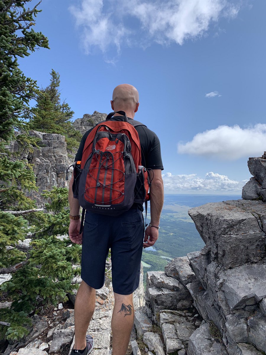 MelTuf10's tweet photo. ...never get tired of this place @TourismCanmore @ExploreRockies #mtyamnuska #haling https://t.co/JvENZKU6i0