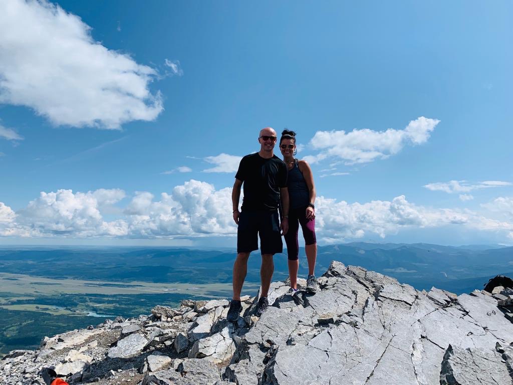 MelTuf10's tweet photo. ...never get tired of this place @TourismCanmore @ExploreRockies #mtyamnuska #haling https://t.co/JvENZKU6i0
