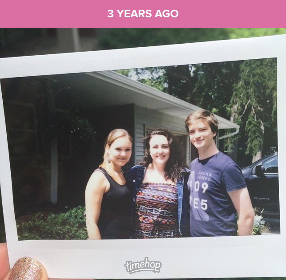 RobinSenser's tweet photo. Lieeeeeeeeebeee ⁦@fabeyg⁩ ⁦@_iris_333⁩ ❤️❤️❤️ https://t.co/Keoim6AK2J