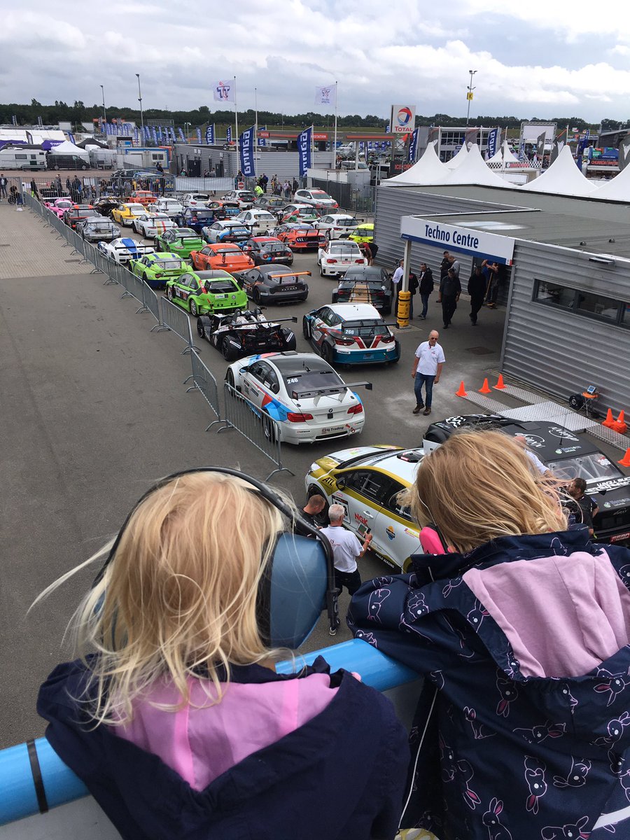 Heerlijk genoten samen met dochters wandelend over het <a href="/ttcircuitassen/">TT Circuit Assen</a> met #GammaRacingDay 🏎