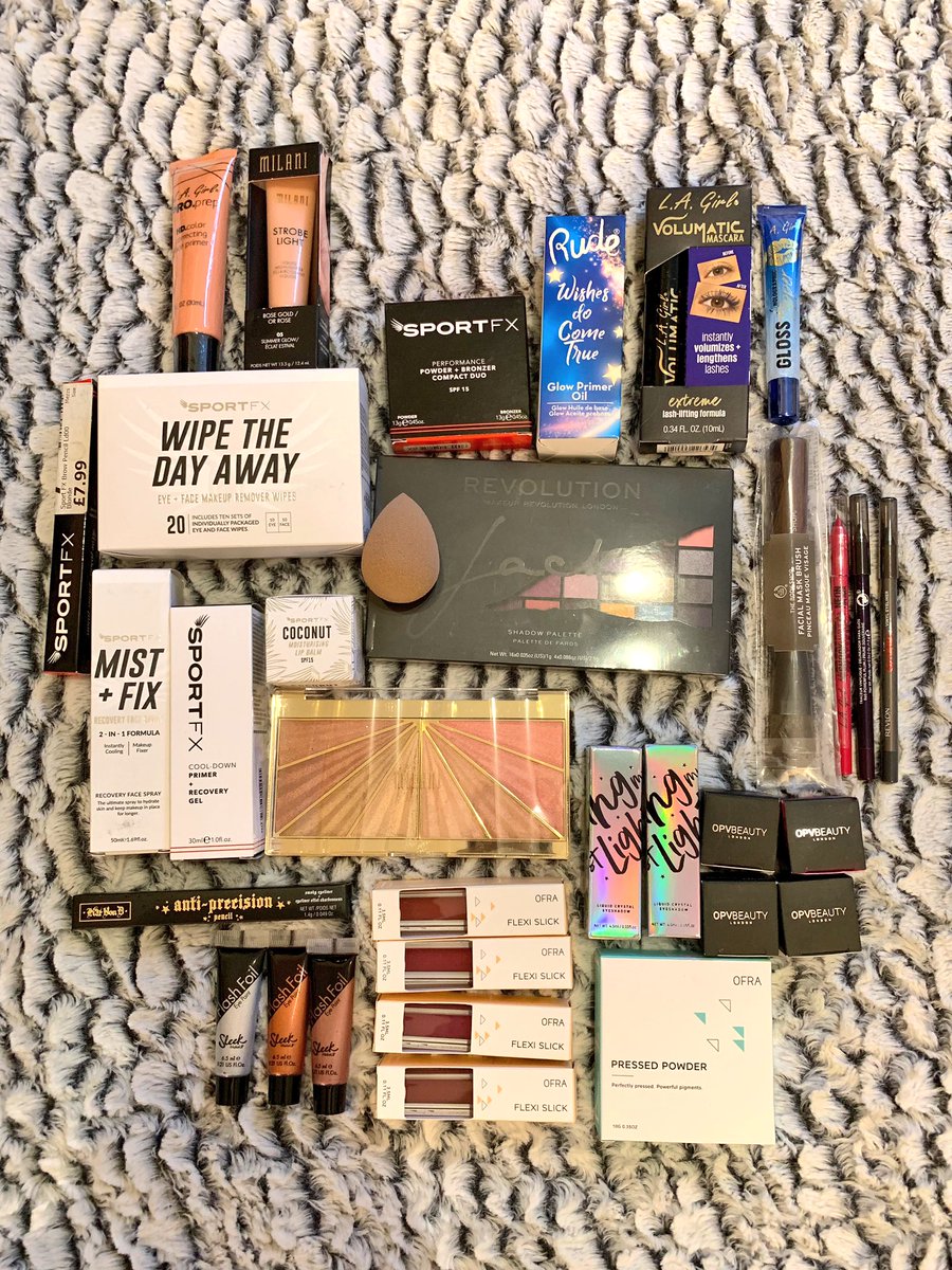 Twitter giveaway!! All makeup is brand new other than the Milani highlighter palette which I swatched one shade of in a video, then realised it was too dark. Comment down below & I’ll pick a winner in a few hours ☺️