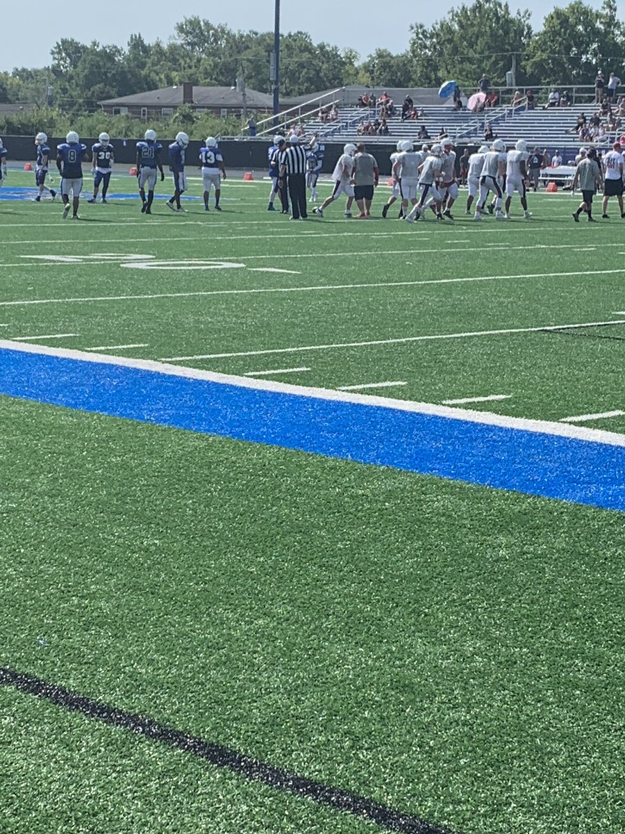 MrsWatkinsHHS's tweet photo. Great scrimmage today! Enjoyed a day with the fam @BigBlueFB #BigBlueOnTheMove #BackAtTheBlue https://t.co/mnNEfl5TQ8